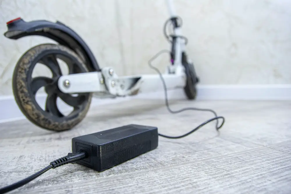 Electric Scooter Battery Life: How Long Does a Charge Last?插图2