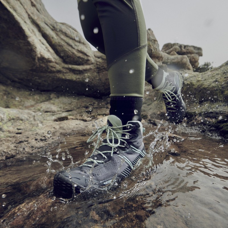 goretex hiking shoes